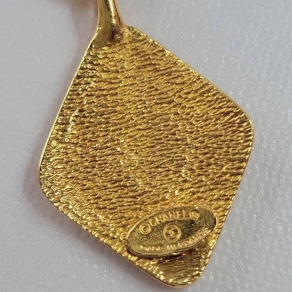 CHANEL CC Logo Diamond Shaped Gold Tone Necklace - Picture 7 of 10